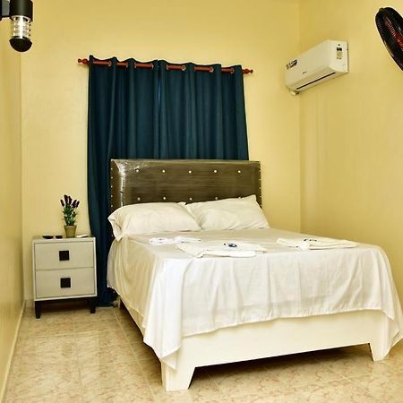 Hotel Freedom Нагуа Екстер'єр фото
