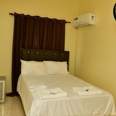 Hotel Freedom Нагуа Екстер'єр фото